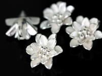 3KH-016 Thai karen hill tribe silver 2 flower wild charm