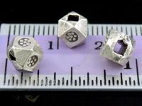 KN-005 thai karen hill tribe silver 4 daisy print facet bead
