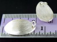 7KH-038 Thai karen hill tribe handmade silver 2 brush curved oval disc charm