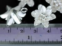 3KH-016 Thai karen hill tribe silver 2 flower wild charm
