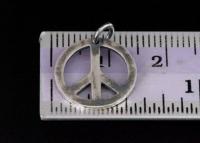 8KH-087 Thai karen hill tribe hanamade silver black & white 2 peace sign charm 14.0mm. 