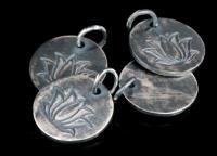 8KH-091 thai karen hil tribe handmade silver 2 black & white printed lotus disc charm 14.0 mm.