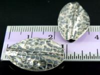 8KH-005 Thai karen hill tribe handmade silver 2 black&white hammered twist leaf bead
