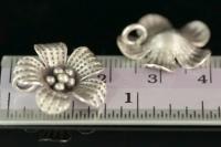 4KH-036 thai karen hill tribe silver 2 wild flower charm