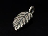8KH-037 Thai Karen hill tribe Silver 3 black&white Leaf print charm