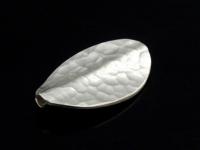 KJ-001 Thai karen hill tribe handmade silver 2 hammered twist leaf bead