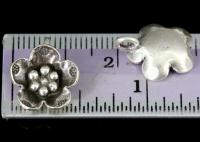 4KH-029 Thai karen hill tribe silver 2 medium wild flower charm