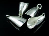 7KH-001 Thai karen hill tribe handmade silver 3 smooth curve petal charm