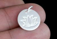 7Kh-089 Thai karen hill tribe silver 4 medium printed lotus charm