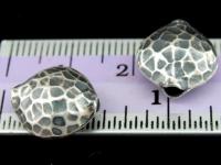 8KH-031 Thai karen hill tribe handmade silver 4 black&white hammered round puffy bead