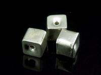 KV-021 Thai karen hill tribe handmade silver 2 small plain cube bead 