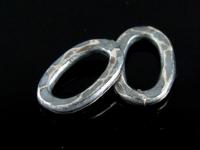 8KH-004 Thai karen hill tribe handmade silver 10 black&white hammered oval hoop