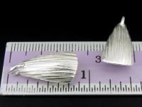 7KH-004 Thai karen hill tribe handmdade silver 3 scratch curve petal charm