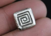 KH-006 Thai karen hill tribes silver 2 line printed square bead