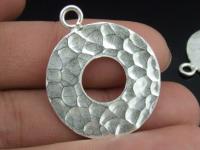 3KH-069 Thai karen hill tribe handmade silver 1 hammered round disc charm