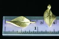 KG-598 Thai karen hill tribe silver 4 gold vermeil leaf twist charm