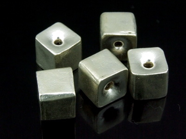 KV-022 Thai karen hill tribe handmade silver 2 plain cube bead 