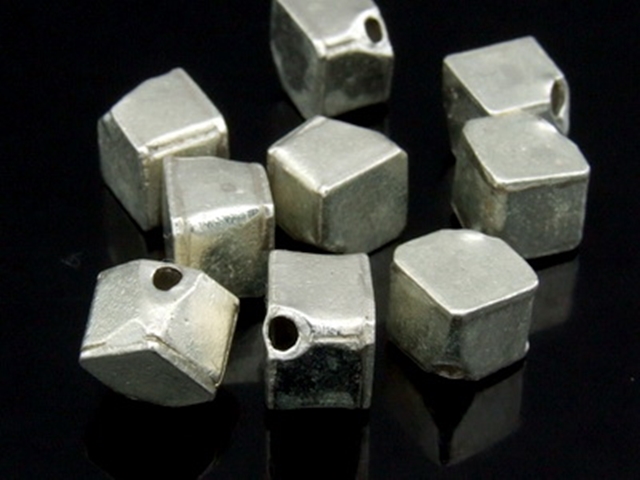 KV-013 Thai karen hill tribe handmade silver 2 plain cube bead 