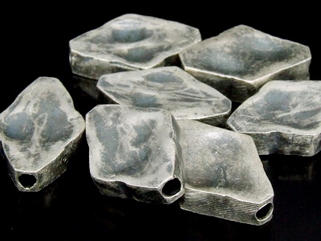 KI-042 Thai karen hill tribe handmade silver 3 rough rhombus shape bead